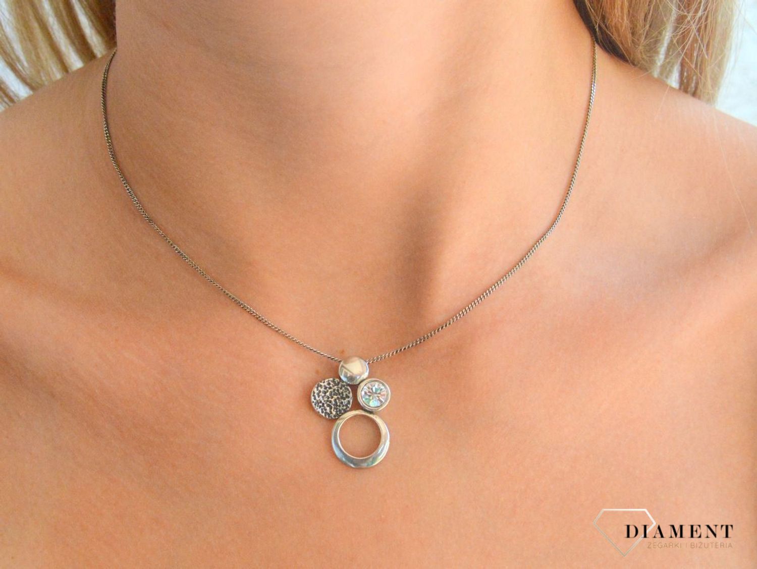 Łańcuszek srebrny rodowany 925 pancerka DIA-LAN-5897-925 1mm.  Łańcuszek to bardzo dobry pomysł na prezent dla siebie lub bliskiej osoby. Najchętniej wybierany jest jako prezent urodzinowy, ale nie tylko.1.jpg